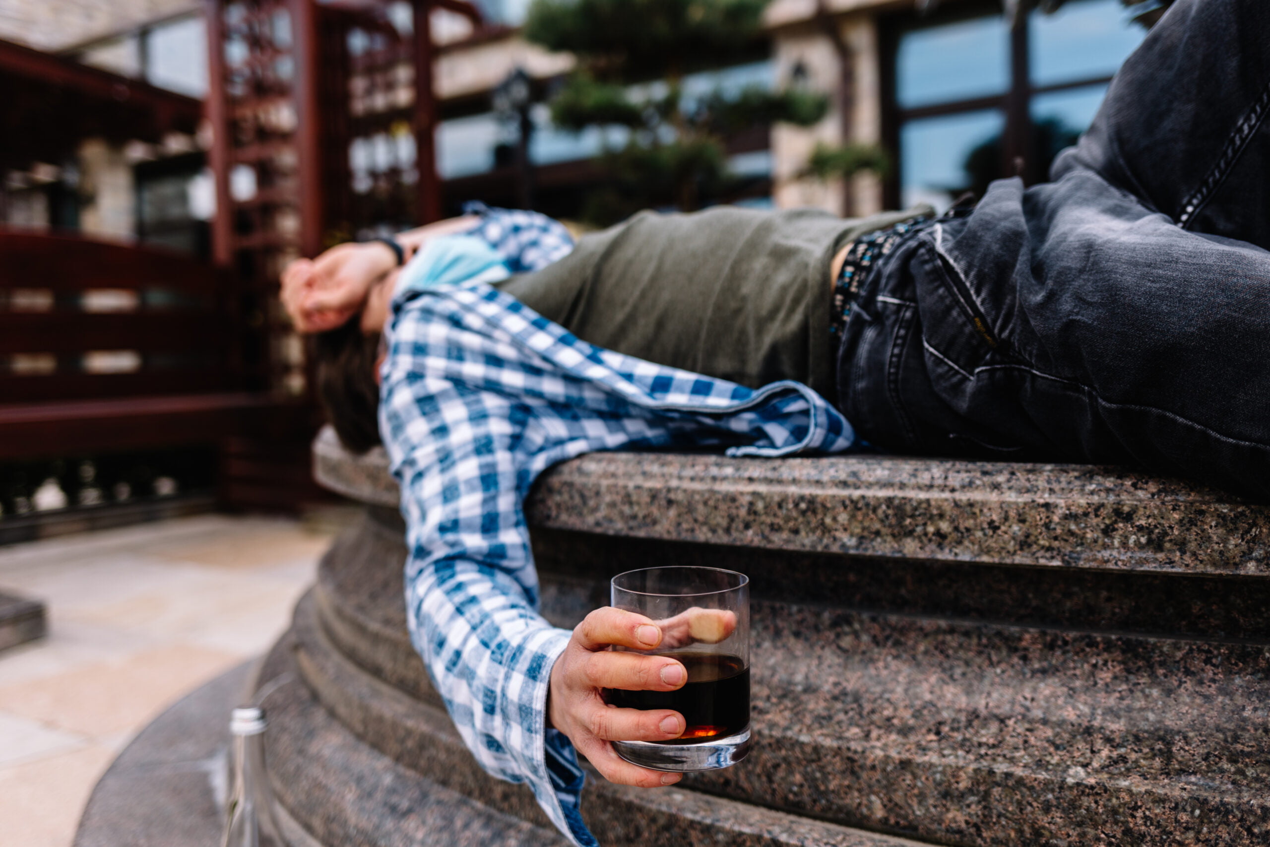 Tips for Helping a Loved One With an Alcoholism Problem