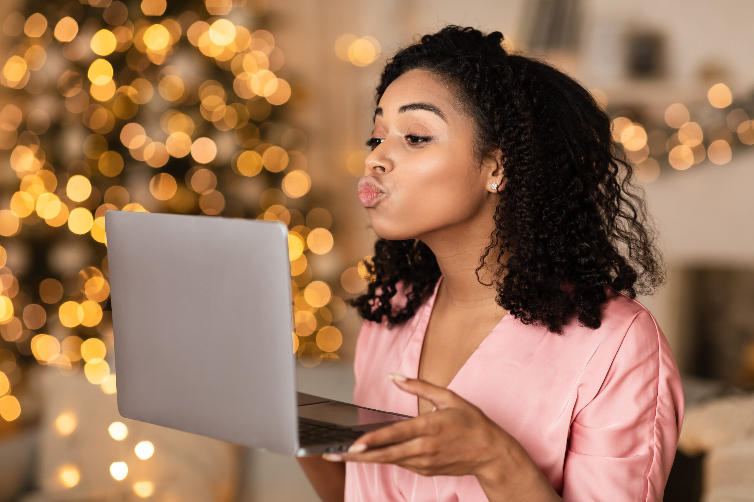 How To Spot a Catfisher: The Warning Signs of Online Dating Deception