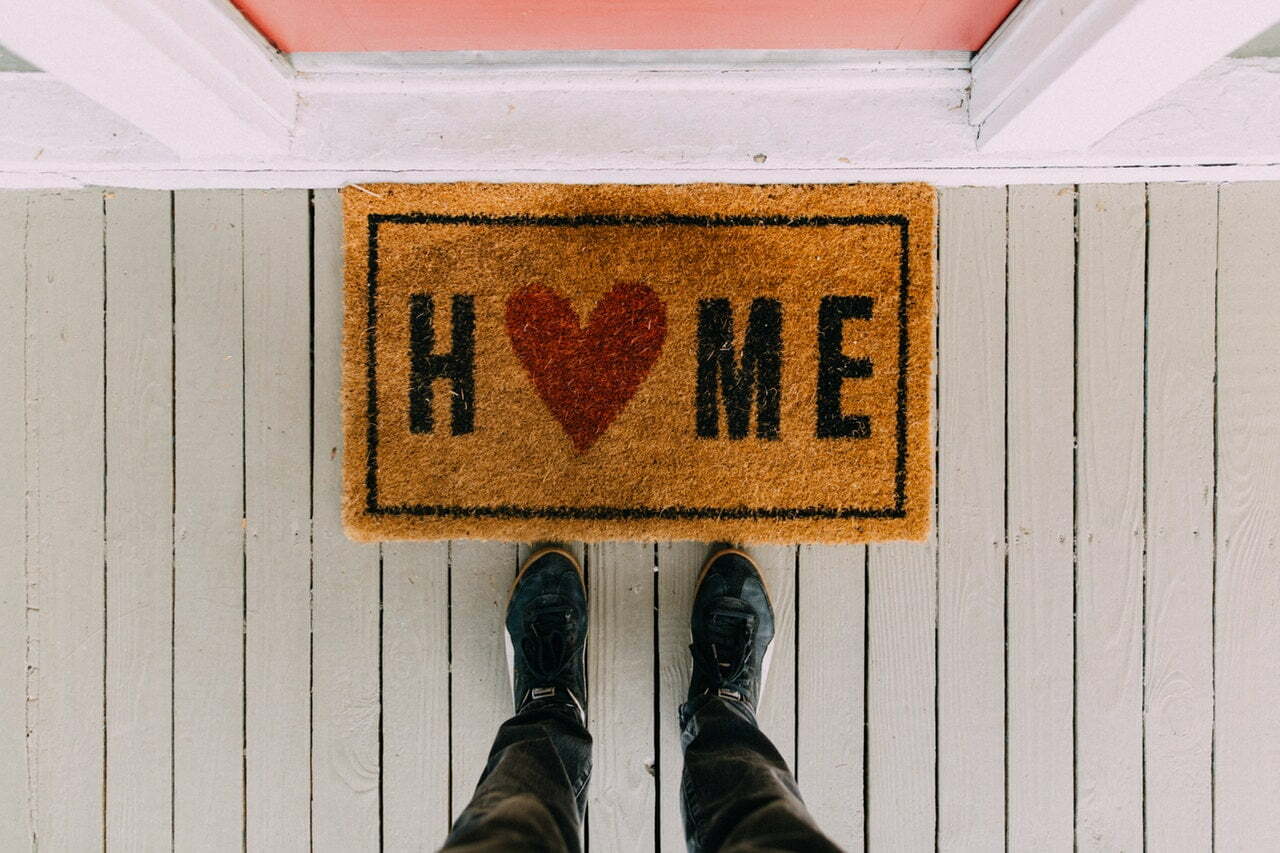 6 Ways to Transform an Old House Into a Home